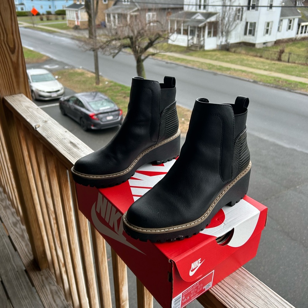 Women’s Black  Boots Size 6.5